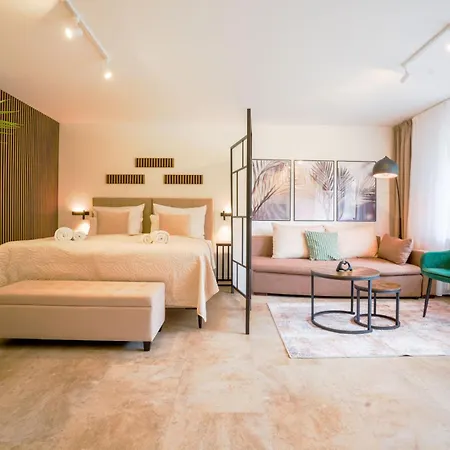 Kurpark Apartment, Schwimmbad, Sauna, Terrasse * Bad Wildbad