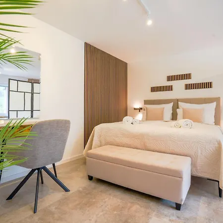 Kurpark Apartment, Schwimmbad, Sauna, Terrasse Lejlighed Bad Wildbad