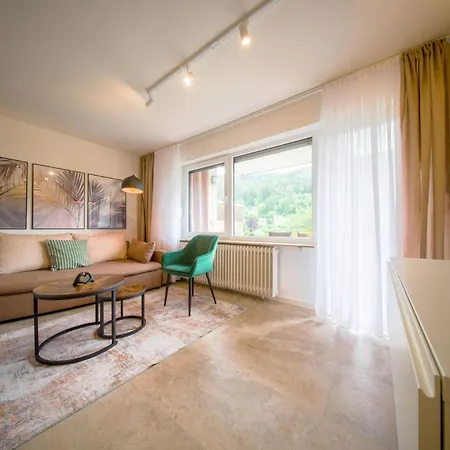 Lejlighed Kurpark Apartment, Schwimmbad, Sauna, Terrasse Bad Wildbad