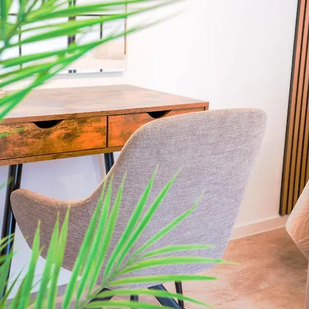 Kurpark Apartment, Schwimmbad, Sauna, Terrasse Bad Wildbad