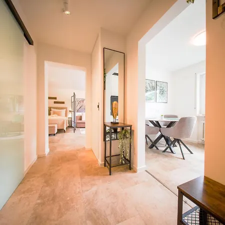 Kurpark Apartment, Schwimmbad, Sauna, Terrasse Lejlighed Bad Wildbad