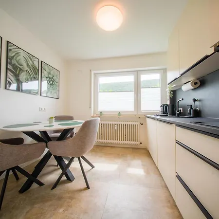 Kurpark Apartment, Schwimmbad, Sauna, Terrasse Lejlighed Bad Wildbad