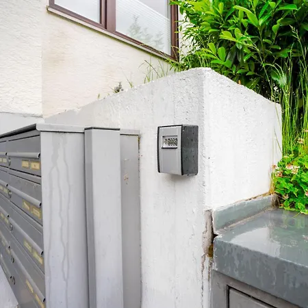 Kurpark Apartment, Schwimmbad, Sauna, Terrasse Bad Wildbad